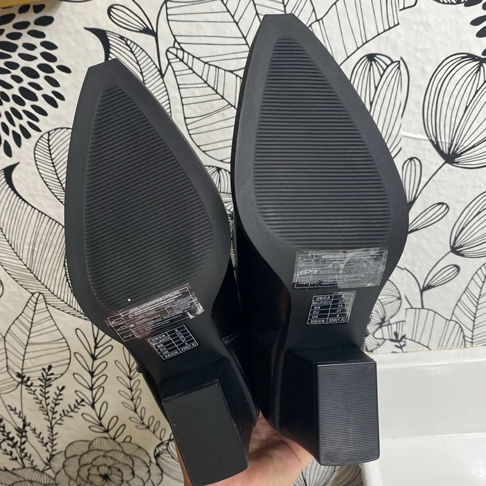 Black Heeled Booties - Forever 21 - Picture 5 of 5